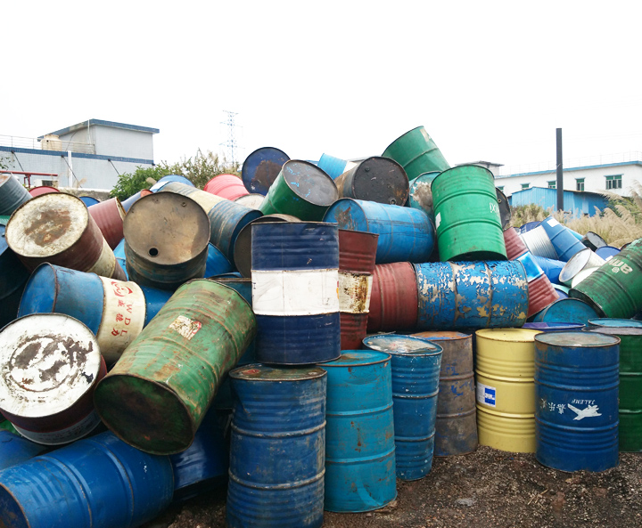 镀锌桶大量出售